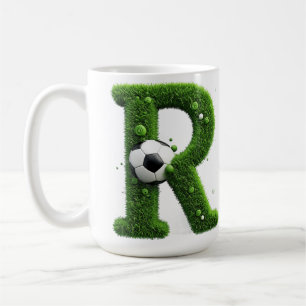 Mug Lettre en herbe formée avec des ballons de footbal