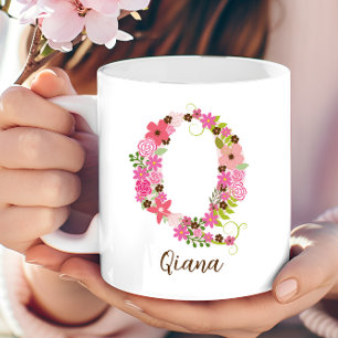 Mug Lettre florale monographique personnalisée Q