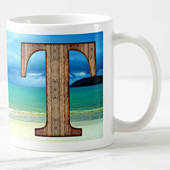 Mug Lettre initiale en bois T Beach Ocean Scene (Créateur téléchargé)