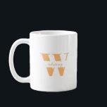 Mug Lettre initiale moderne Monogramme personnalisé<br><div class="desc">LETTRE INITIALE Moderne Personnalisée Monogramme de café orange</div>