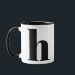 MUG LETTRE INITIALE MOYENNE H NOIR ET BLANC<br><div class="desc">Joli h monogramme moderne en noir et blanc. Si votre lettre préférée ne fonctionne pas sur cette tasse,  s'il vous plaît voir la collection de tasse monogramme pour la lettre que vous voulez ou contactez-moi.</div>
