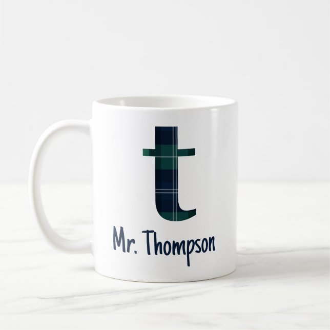Mug Lettre minuscule t initiale et nom en Imprimé Vich (Gauche)