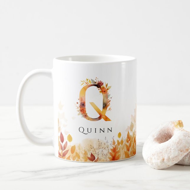 Mug Lettre monogramme Q Feuilles automnales initiales (Avec donut)