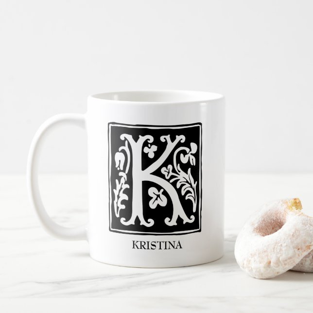 Mug Lettre ornementale K d'alphabet personnalisée (Avec donut)