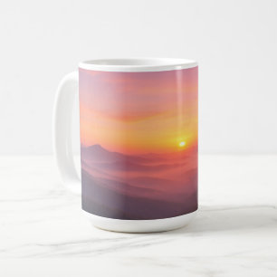 Mug Lever de soleil sur les couches fumantes
