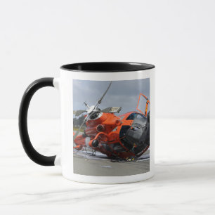 Mug L'hélicoptère Dolphin MH-65 s'est écrasé à l'aérop