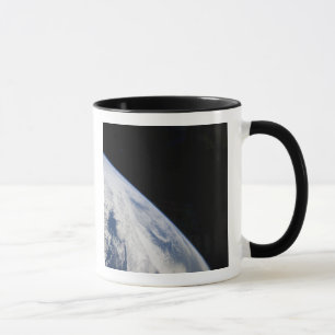Mug L'horizon et la noirceur de la terre de l'espace