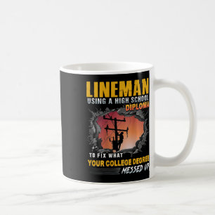 Mug Ligne aérienne utilisant un diplôme d'études secon