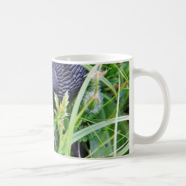 Mug Lingot noir dans l'herbe (Droite)