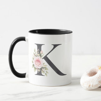 Mug Logo de monogramme à lettre K floral élégant