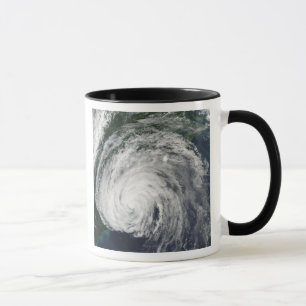 Mug L'ouragan Earl au large du centre-Atlantique