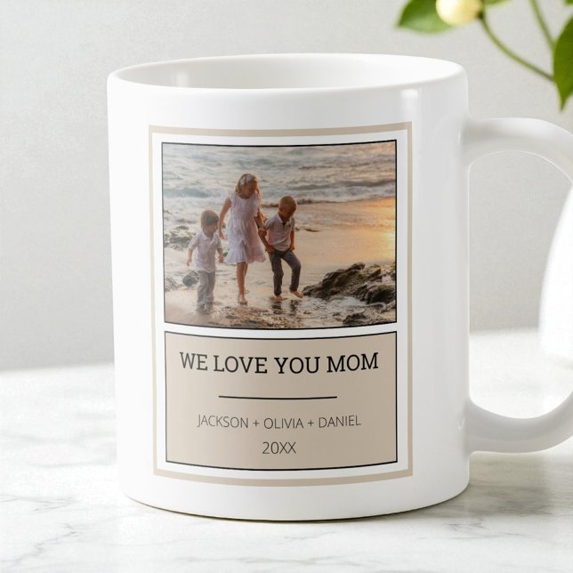 Mug Love You Mom Photo moderne Fête des mères personna (Love You Mom Modern Photo Personalized Mothers Day Coffee Mug)