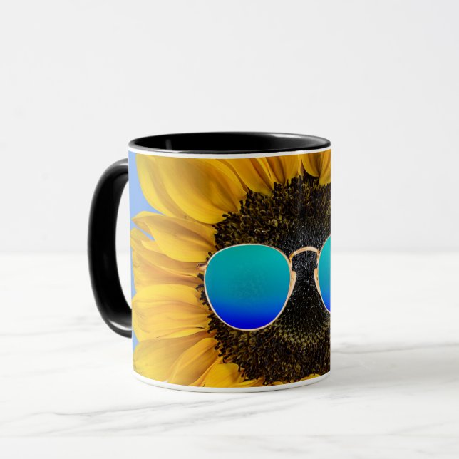 Mug Lunettes de soleil rétro sur tournesol (Devant gauche)
