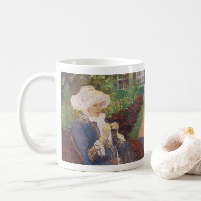 Mug Lydia faisant du crochet dans le jardin à Marly, M (Avec donut)