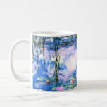 Mug Lys d'eau rose Monet<br><div class="desc">Une tasse à café à nénuphars rose de Monet est ornée de belles nénuphars roses flottant dans un étang bleu calme avec des nénuphars. Un grand cadeau Monet pour les amateurs d'impressionnisme et d'art français. Impressionnisme nature serein avec de belles fleurs et paysage d'étang pittoresque.</div>