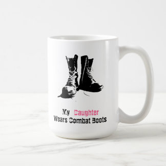 Mug Ma fille porte des bottes de combat