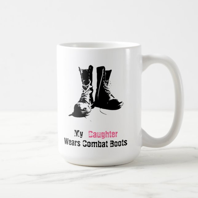 Mug Ma fille porte des bottes de combat (Droite)