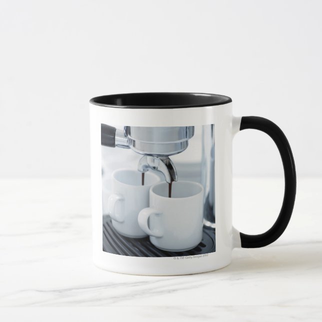 Mug Machine de café express faisant le café (Droite)