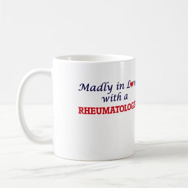 Mug Mademoiselle amoureuse d'un rhumatologue (Gauche)