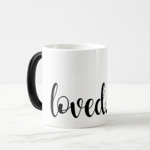 Mug Magic Aimé. Typographie de script tendance moderne Type