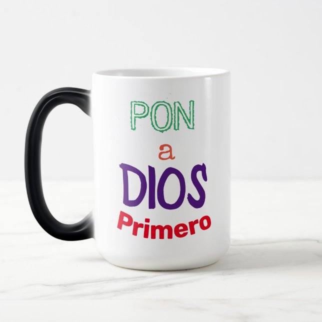 Mug Magic appuyer sur un bouton Dios Primero (Gauche)