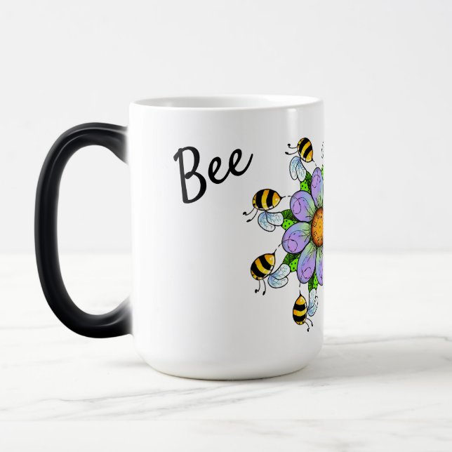 Mug Magic Bee Magical, fleur violette et abeilles mignonnes (Gauche)