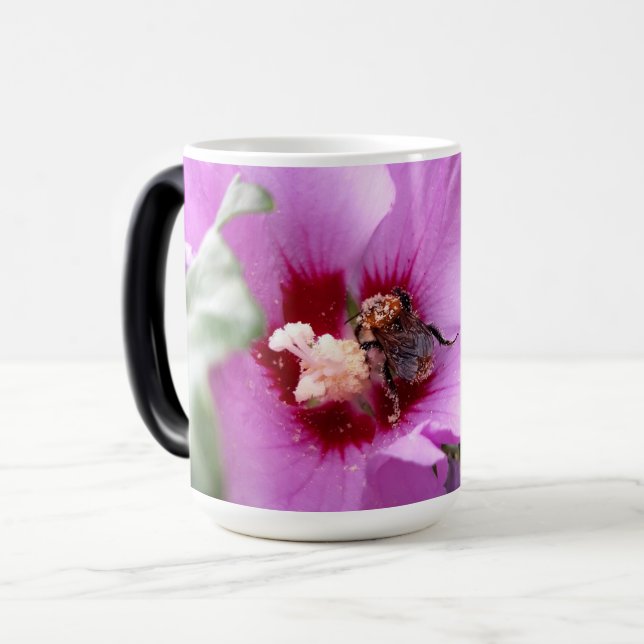 Mug Magic Bumblebebe sur la fleur d'Hibiscus (Devant gauche)
