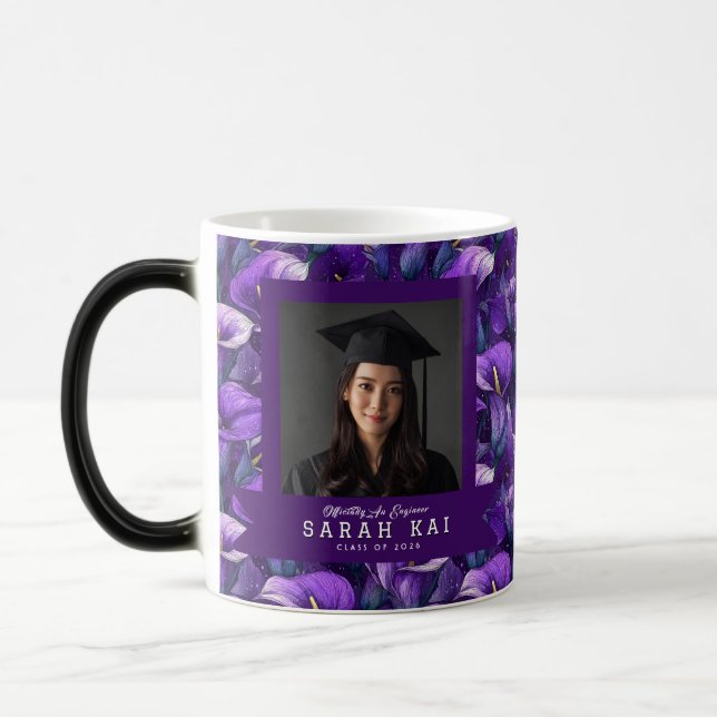 Mug Magic Cadeau de fin d'études Fleur de Lys calla violets (Gauche)