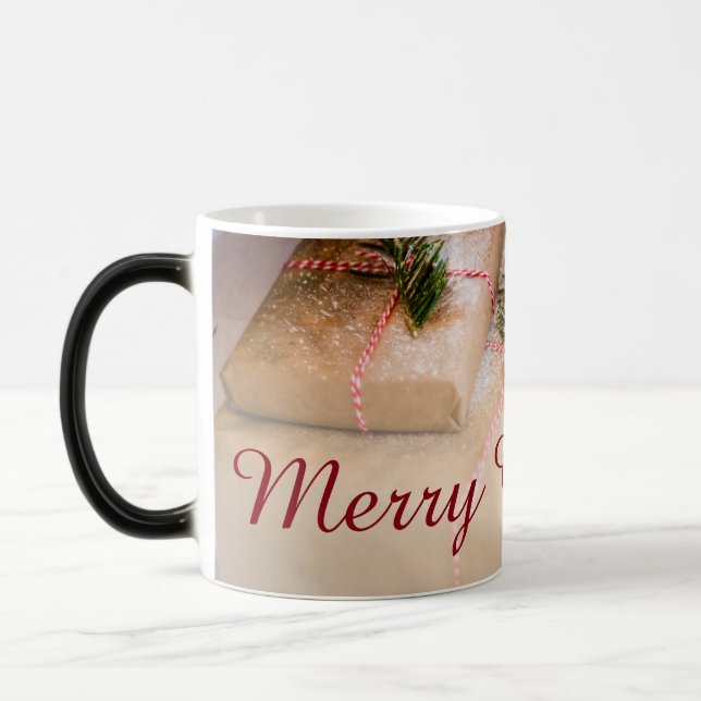 Mug Magic Cadeaux de fête comme motif de Noël (Gauche)