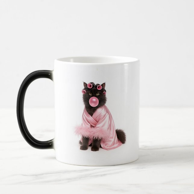 Mug Magic Chat dans une robe rose avec bigoudis et bubble-gu (Gauche)