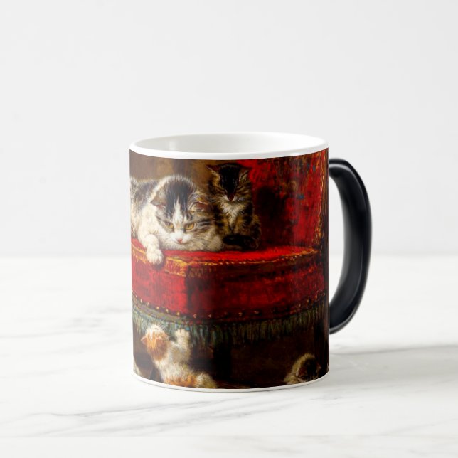 Mug Magic Chat et chatons Jouer avec chaise (Devant droit)
