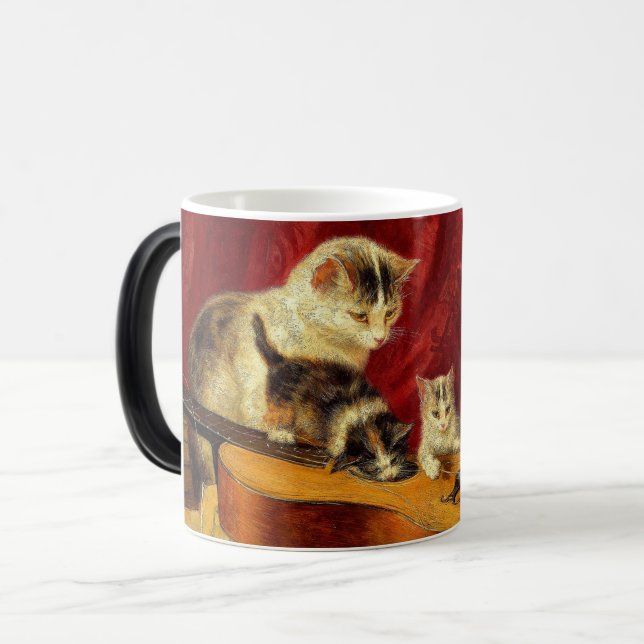 Mug Magic Chatte et chatons jouant avec une guitare (Devant gauche)