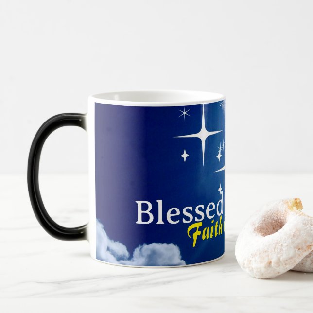Mug Magic Ciel bleu avec nuages blancs et Croix d'or (Avec donut)
