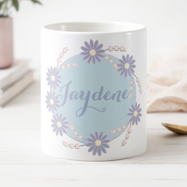 Mug Magic Couronne de marguerite bleu pastel (Cute blue wreath made of daisies in shades of blue with a touch of yellow. Put your name on it.)