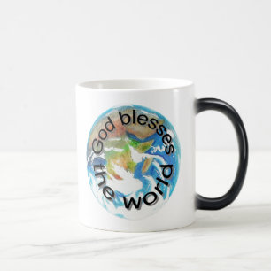 Mug Magic Dieu bénit le monde, affirme des mouches