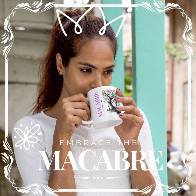 Mug Magic Embrassez le macabre (Embrace the Macabre Cover from The Beekeeper Store)
