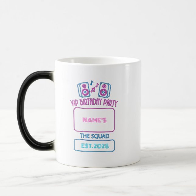 Mug Magic Fête d'anniversaire VIP Neon Squad Invité personna (Gauche)