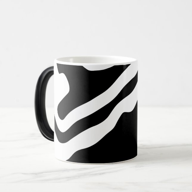 Mug Magic Into Deep : Abstrait noir & blanc (Devant gauche)