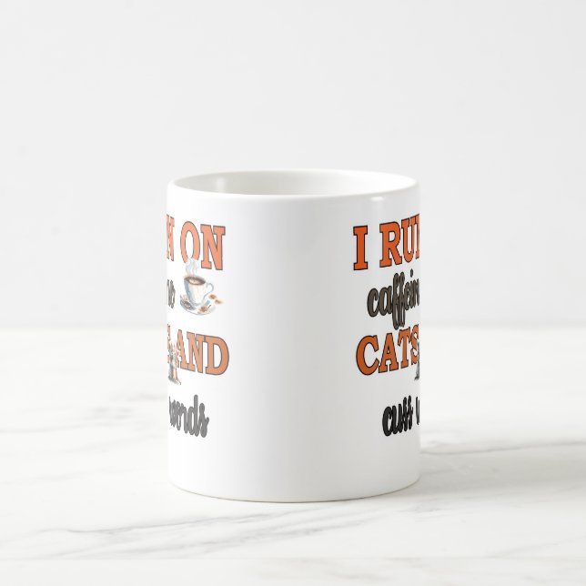 Mug Magic Je cours sur la caféine et les mots de caféine (Centre)