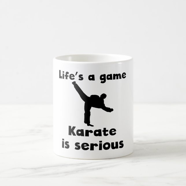 Mug Magic Le karaté est sérieux (Centre)