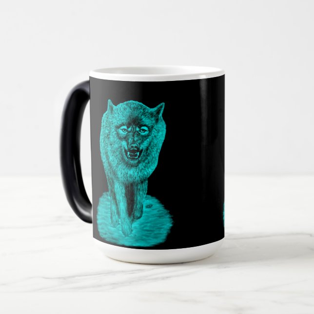 Mug Magic Loup noir en colère dans la nuit (Devant gauche)