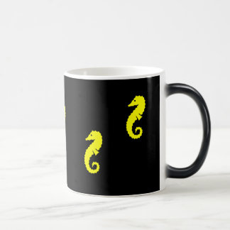 Mug Magic Morphing d'hippocampe de Glow_Yellow d'océan