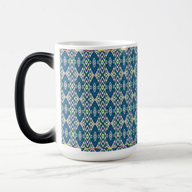 Mug Magic motif bleu et vert avec un arrière - plan blanc (Gauche)
