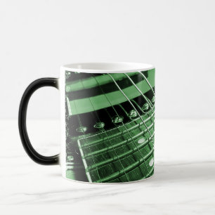 Mug Magic Plan rapproché vert de guitare électrique