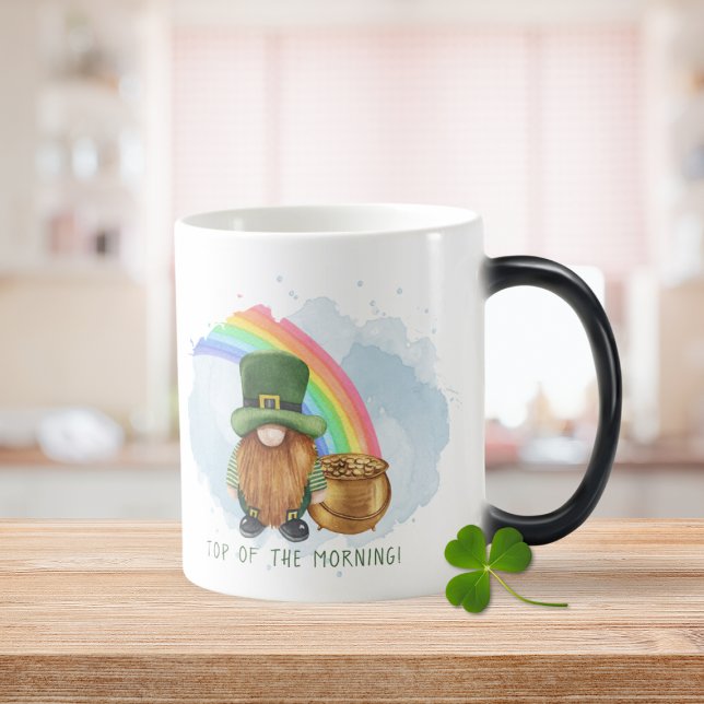 Mug Magic Pot d'or de lutin irlandais personnalisé pour la S (Irish Gnome Pot of Gold Custom St. Patrick's Day Magic Mug)