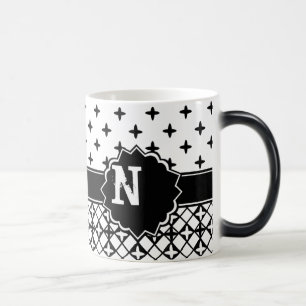 Mug Magic Quatrefoil blanc noir décoré d'un monogramme