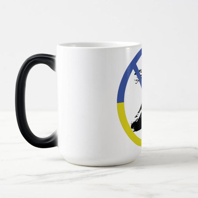 Mug Magic Stop war in Ukraine Throw Pillow (Gauche)