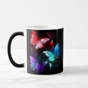 Mug Magic Trois papillons lumineux sur fond de nuit
