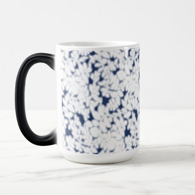 Mug Magic un arrière - plan blanc et bleu avec un motif (Gauche)