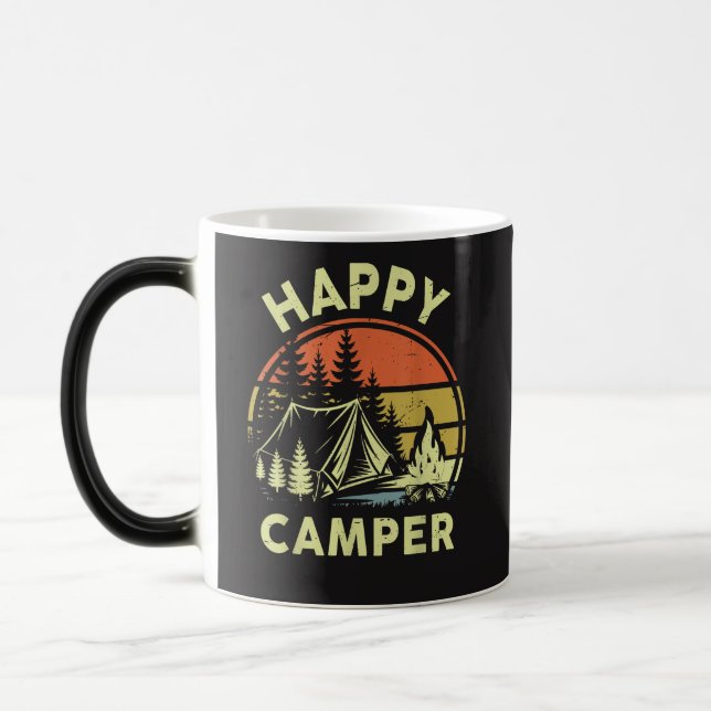 Mug Magic Un campeur heureux tout-petit garçon drôle camping (Gauche)